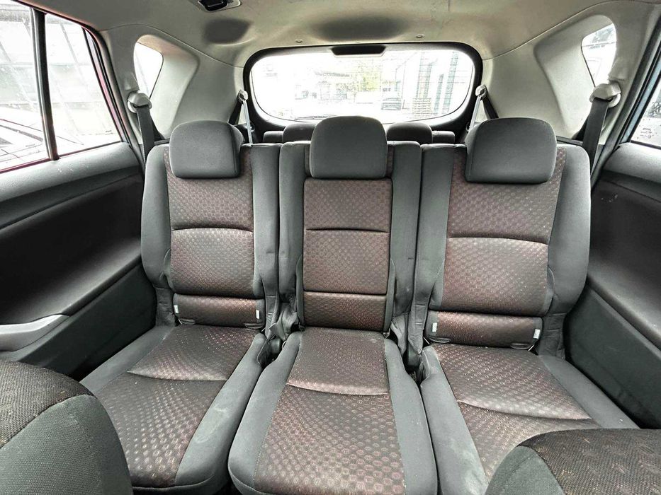 Салон Toyota Verso 2010