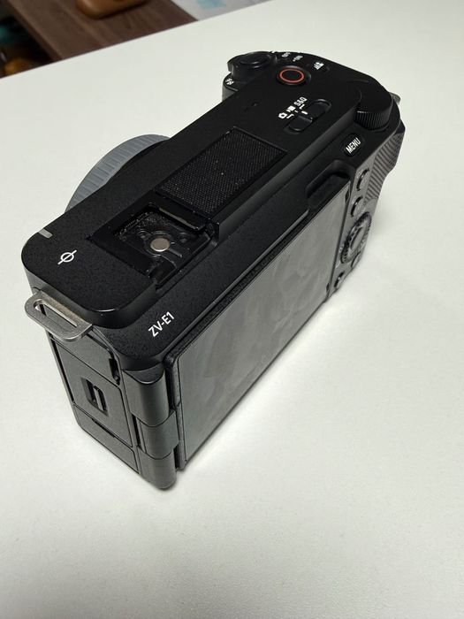 Sony ZV-E1 камера в отличном состоянии