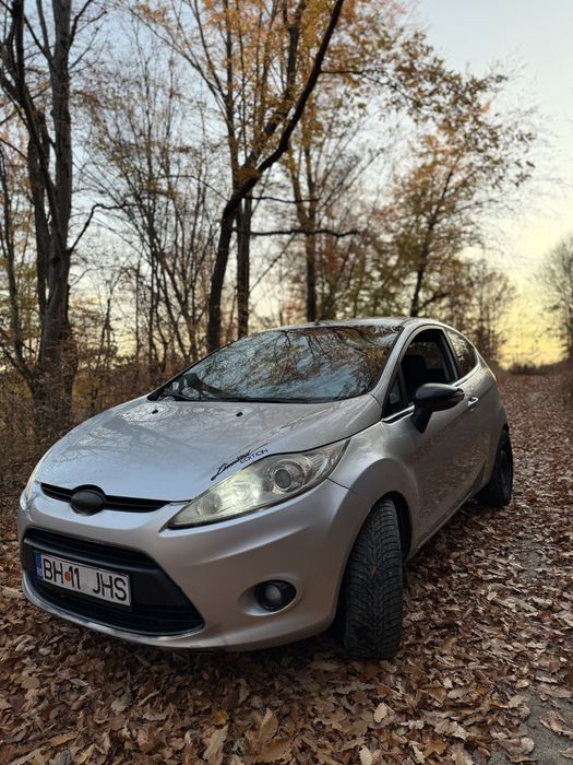 Vand intreg sau dezmembrez