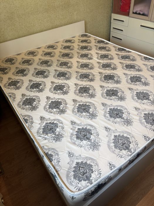 Кровать двуспальная