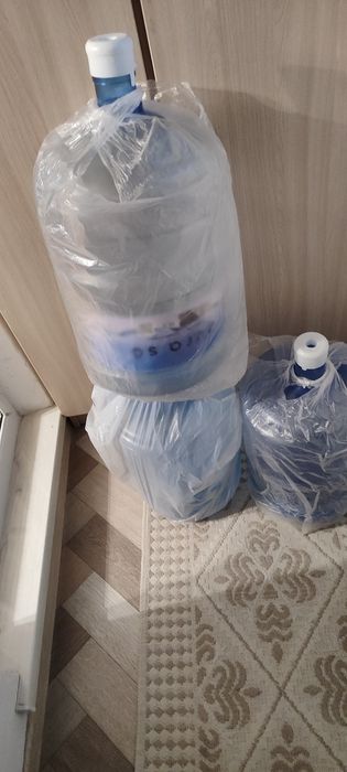 Продам бутыли для воды 19л