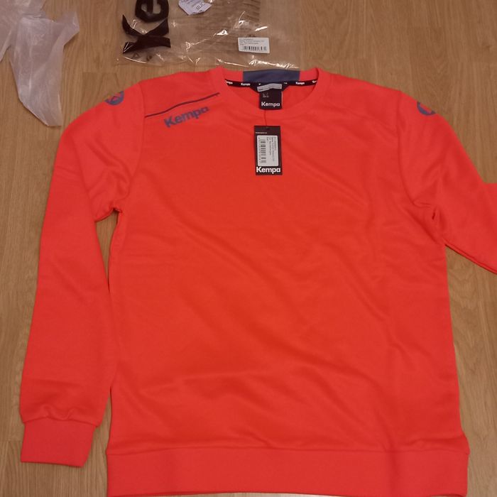 Tricouri Kempa noi, cu eticheta, mărime L / XXL