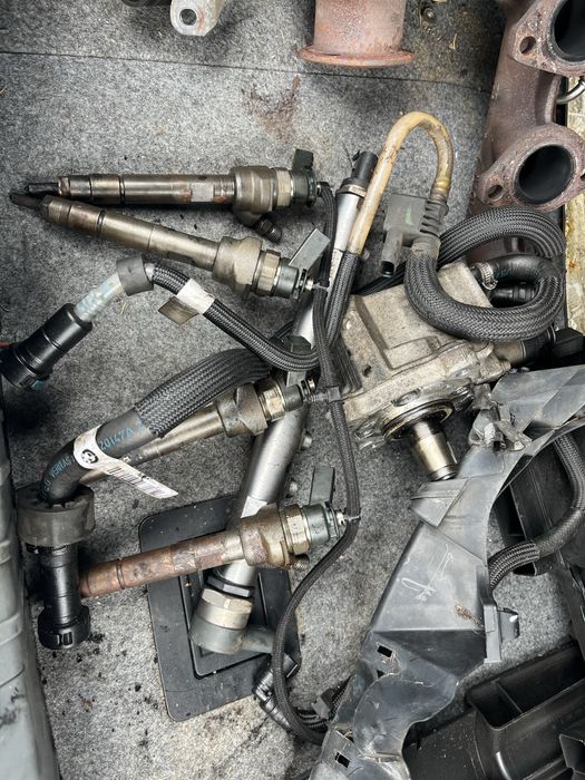 Kit injectie injectoare rampa pompa Bmw 318D 145 cp E60 E90 E87 E84