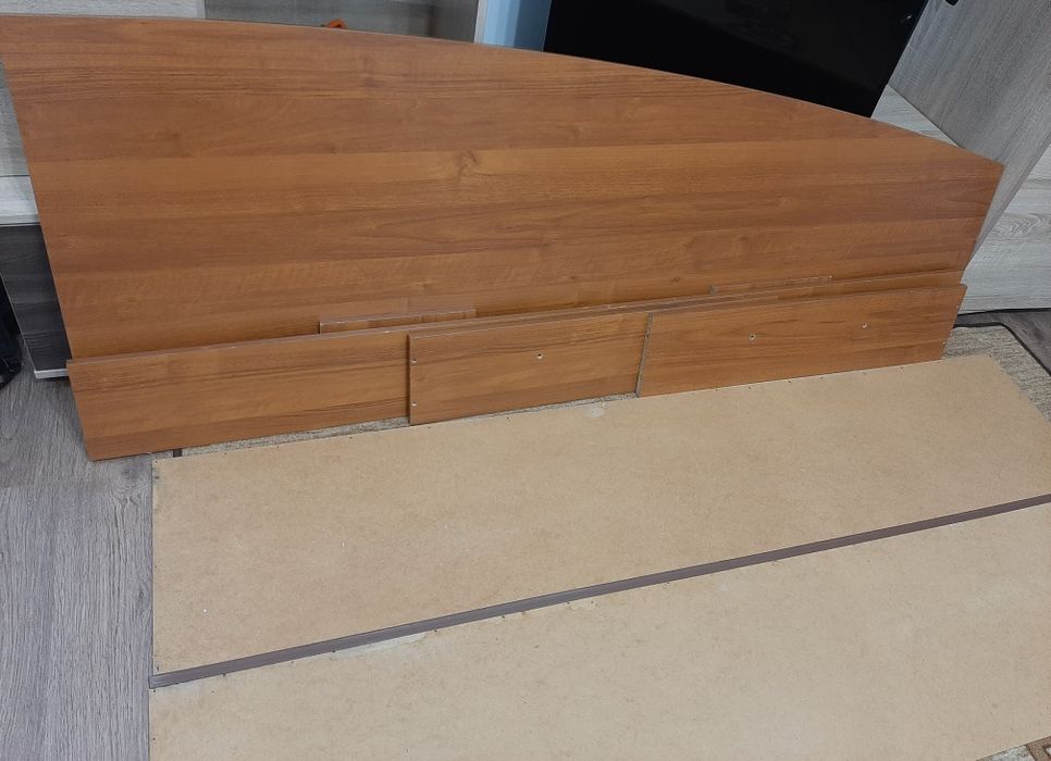 Продавам ъглови легла (без матрак)