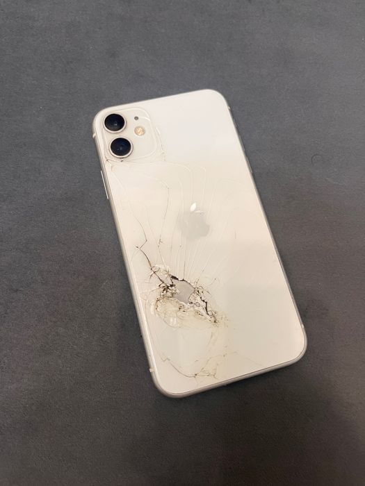 Продам iPhone 11 128 Gb айфон 11