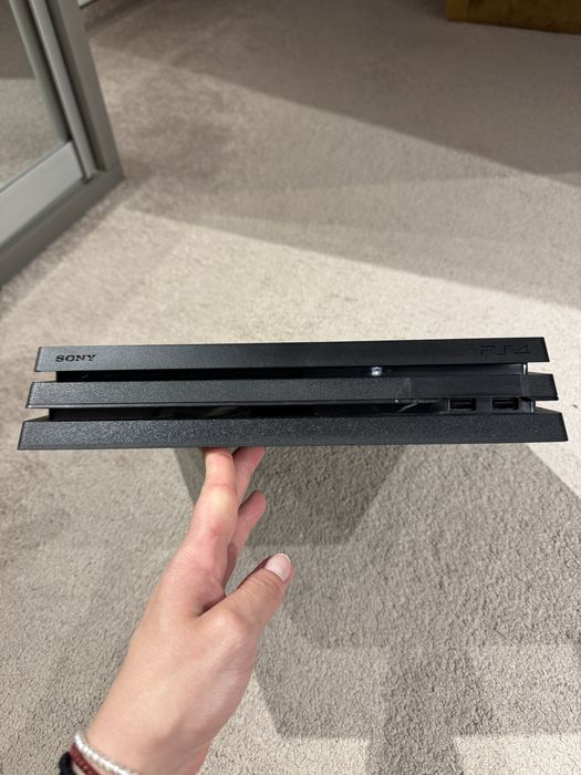 Playstation 4 pro 1 tb