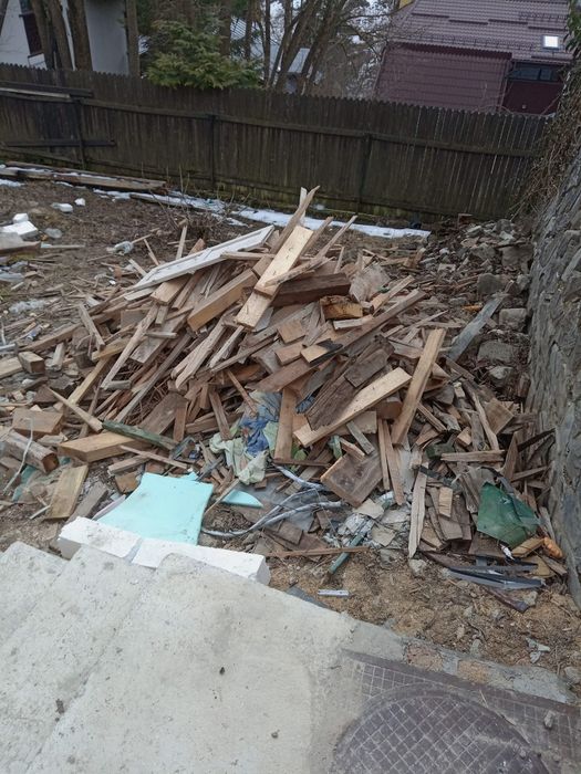 Ofer gratuit lemne de foc in Sinaia