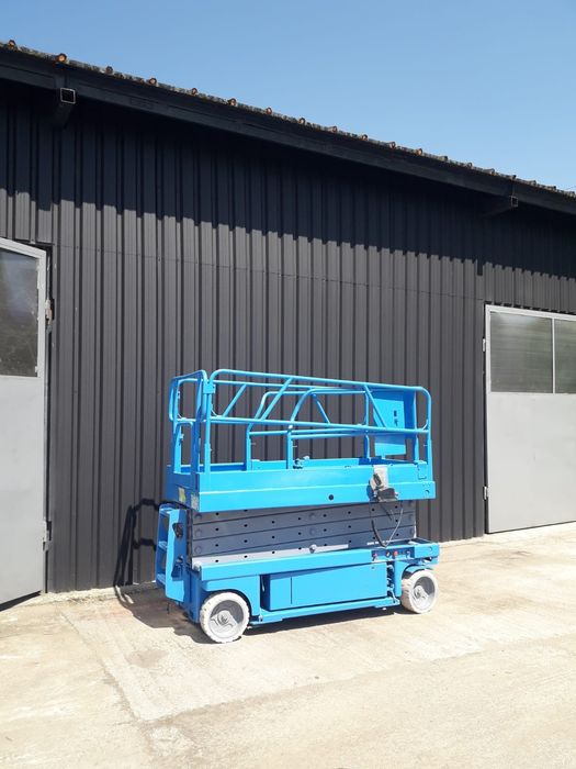 Nacela electrica de vanzare 12m, an 2010, second hand, 5600 euro, 4 bucati disponibile, platforma de lucru la inaltime
