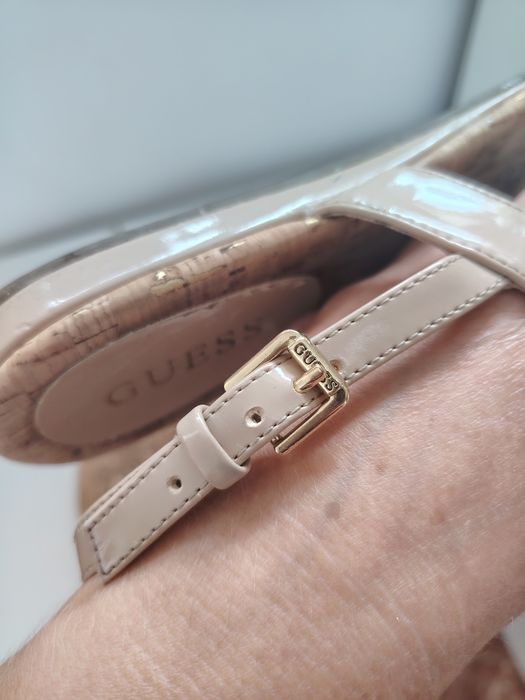 Sandale originale Guess