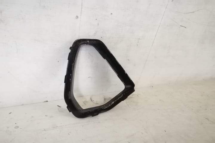 Ornament Grila Proiector Stanga Original In Stare Buna S line Audi  Q3