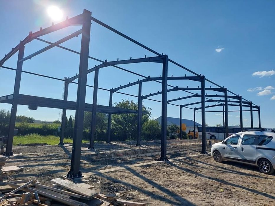 Vand hala metalica de 500mp cu panouri sandwich montaj si transport