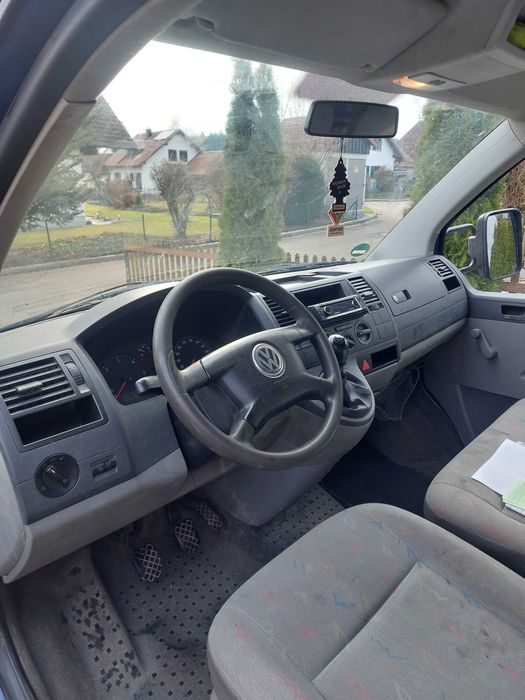 Camioneta VW T5 Transporter