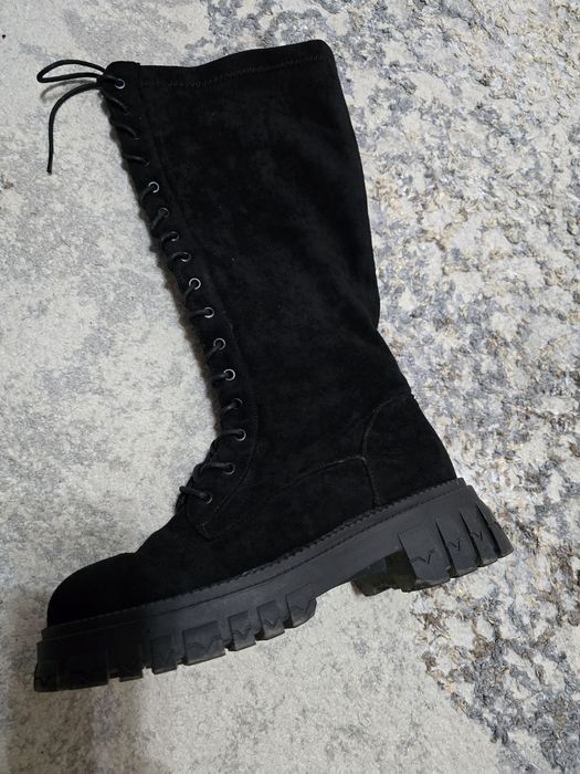 Продам замшевые сапоги в новом состоянии