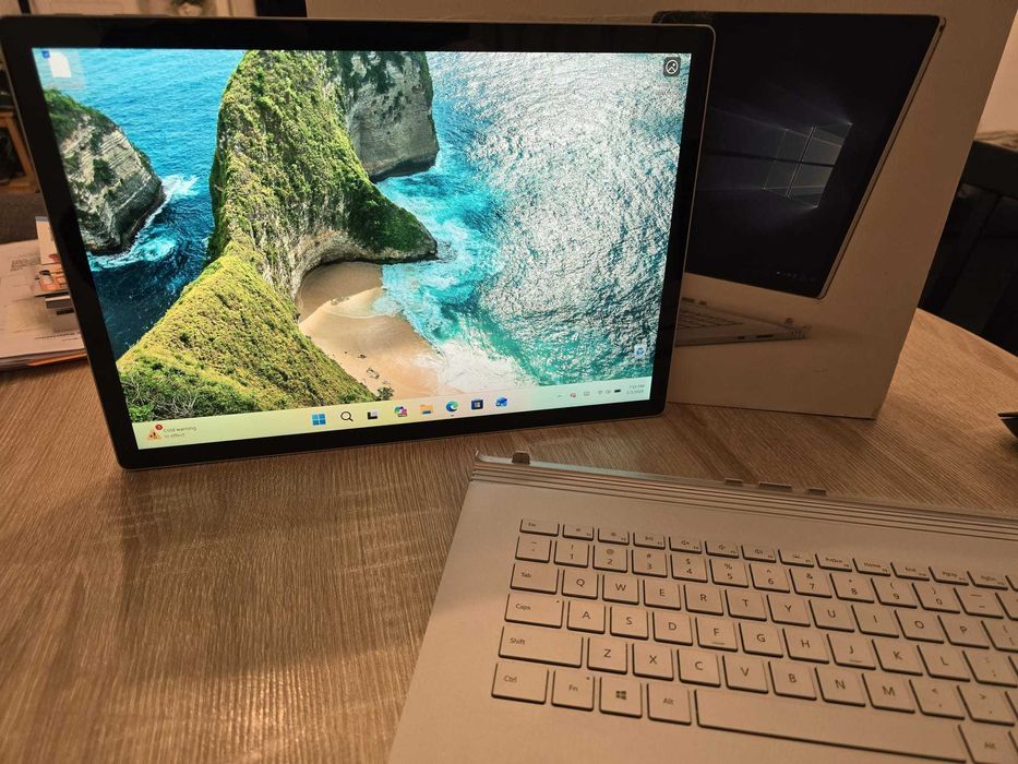 Microsoft Surface Book 2 – 15”, i7, 16GB, 512GB, GTX 1060 – Impecabil