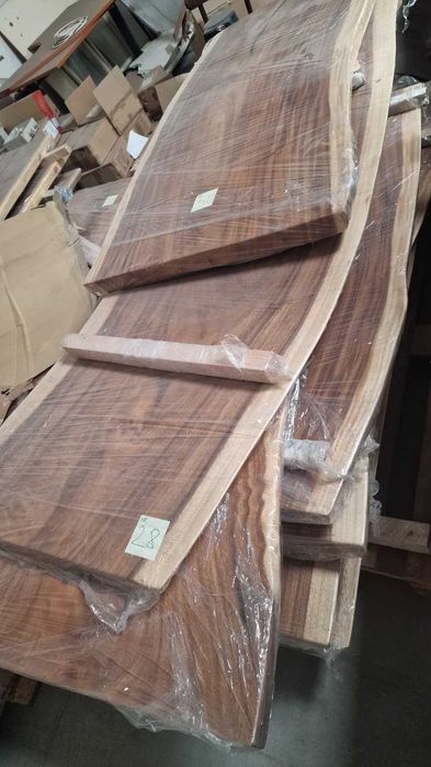 Masa din lemn masiv exotic