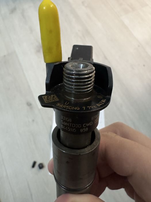 2бр BMW дюзи 050 с проблем