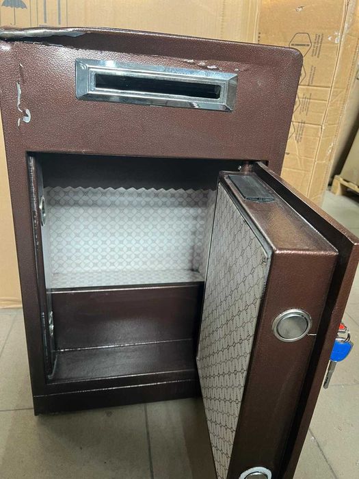 Seif cu fanta pentru documente 70 x 44 x 39 cm, lovit in partea de sus