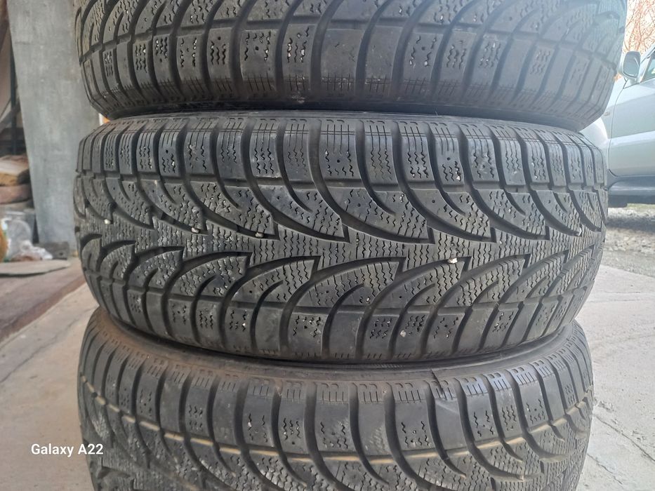 Шины зимние в хорошем состоянии