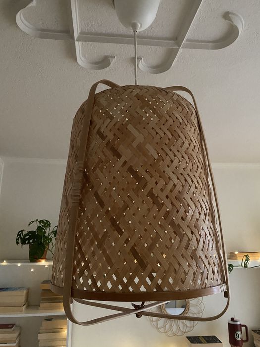 Ратанова лампа Ikea