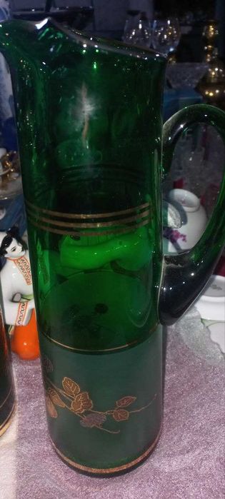 Чешские вазы и кувшин. Цена указана за один предмет.