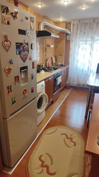 Se vinde un apartament 2 camere etaj 5 bloc turn.
