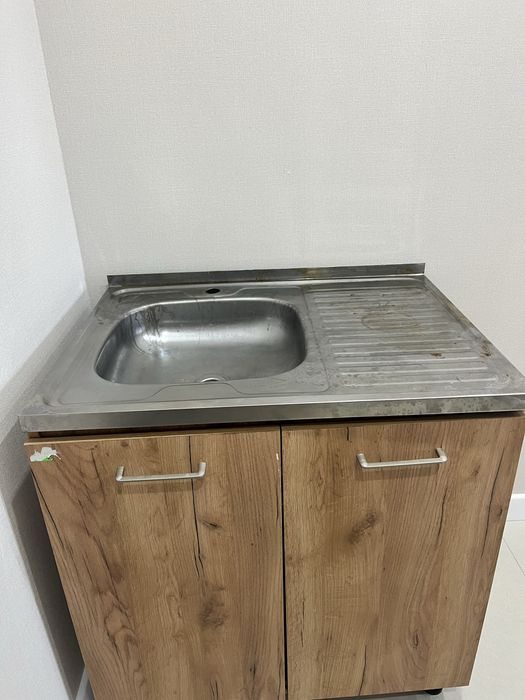 Продам кухонную тумбу