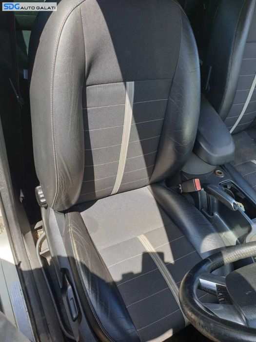 Interior Semipiele Semi Piele Scaun Scaune Fata Stanga Dreapta si Bancheta cu Spatar Ford Kuga 1 2008 - 2013 [C7844]