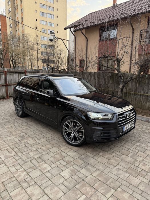 Audi Q7 / 3 x S Line / Panoramic / Matrix / Distronic Plus / 7 Locuri