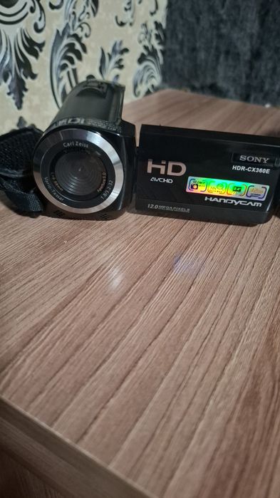 Продаю видеокамеру