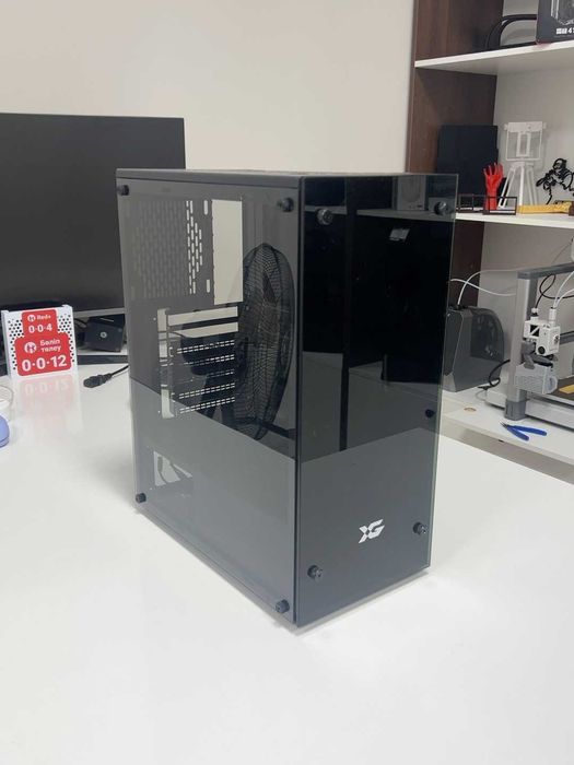 Корпус Xigmatek ATX для игрового ПК / закалённое стекло