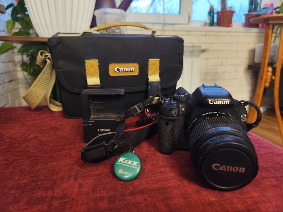 Фотоаппарат cannon EOS 550D