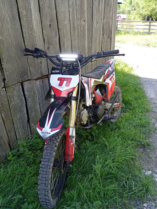 Vând cross Ultra 125