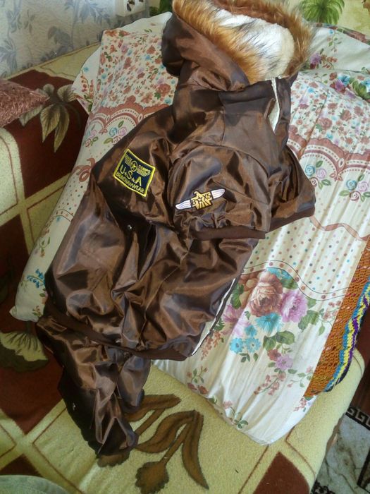 Продам комбинезон и кофточку для собаки