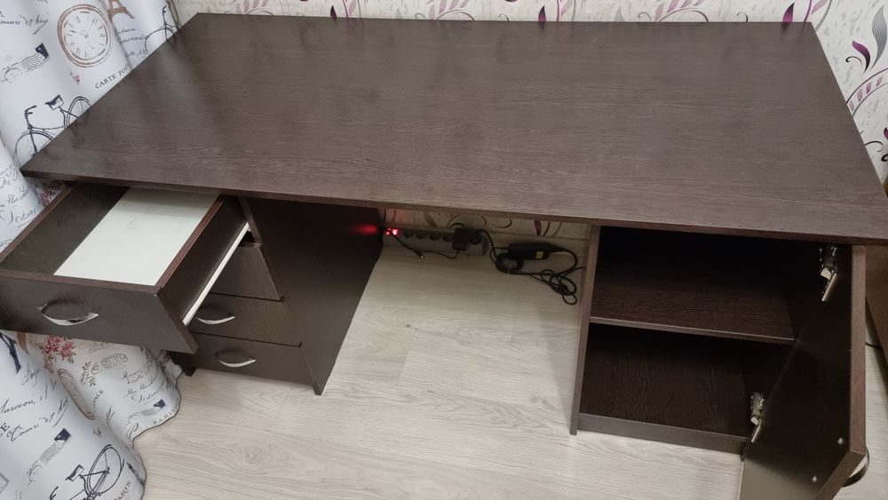 Продам письменный стол
