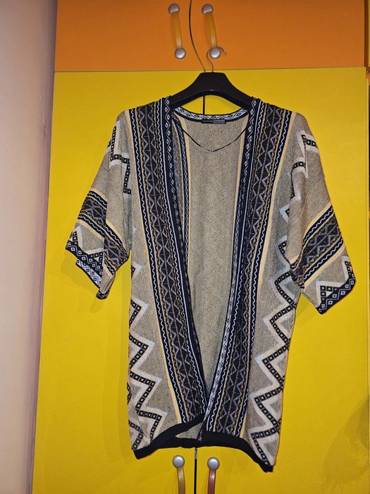 Vand cardigan nou cu eticheta măsură L