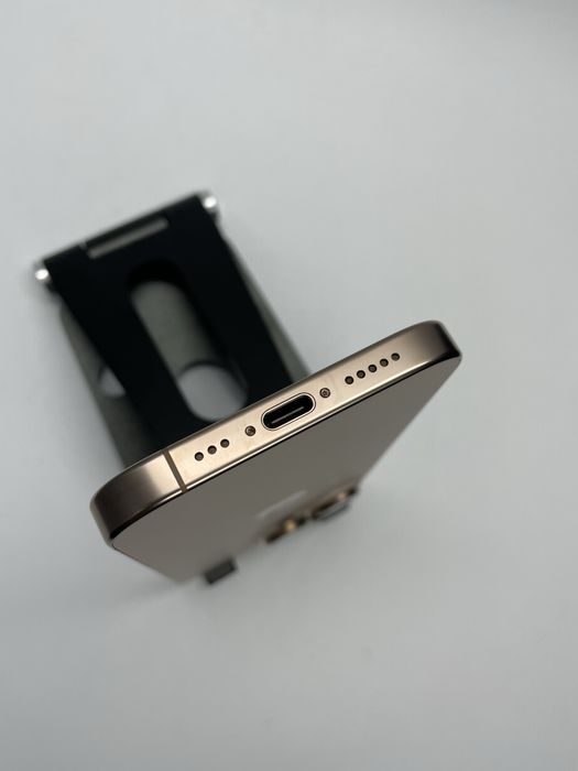 iPhone 16 PRO 256Gb - Stare ca nou - Baterie 91% + Garantie