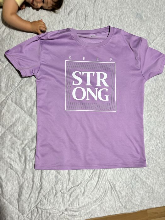 Дрехи: мама, тати и аз, за фотосесия в лилаво