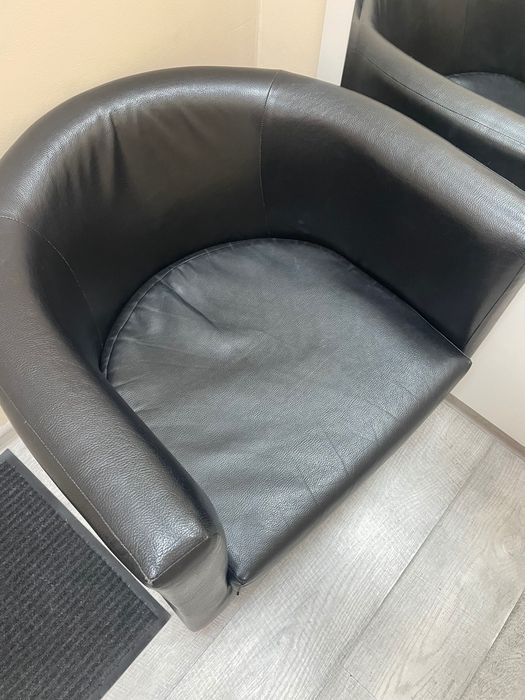 Кресла кожаные  IKEA - 2 шт