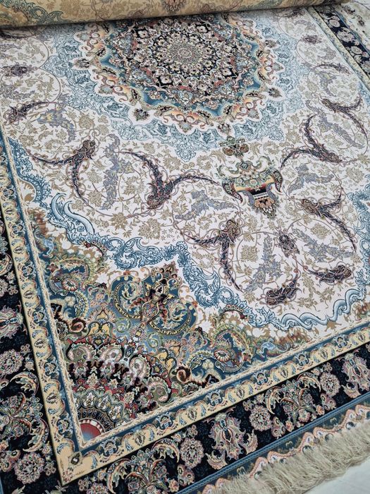 Продам ковер новый