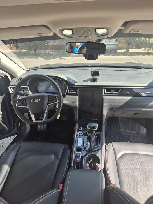 Продаётся автомобиль Jac j7