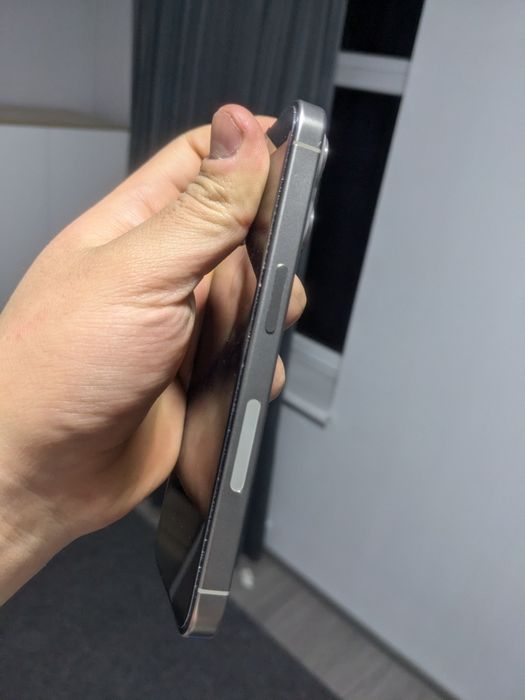 Iphone 15 pro natural titan