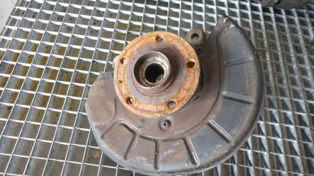 fuzeta stanga fata seat leon 1p1 2.0 tdi  2005-2013