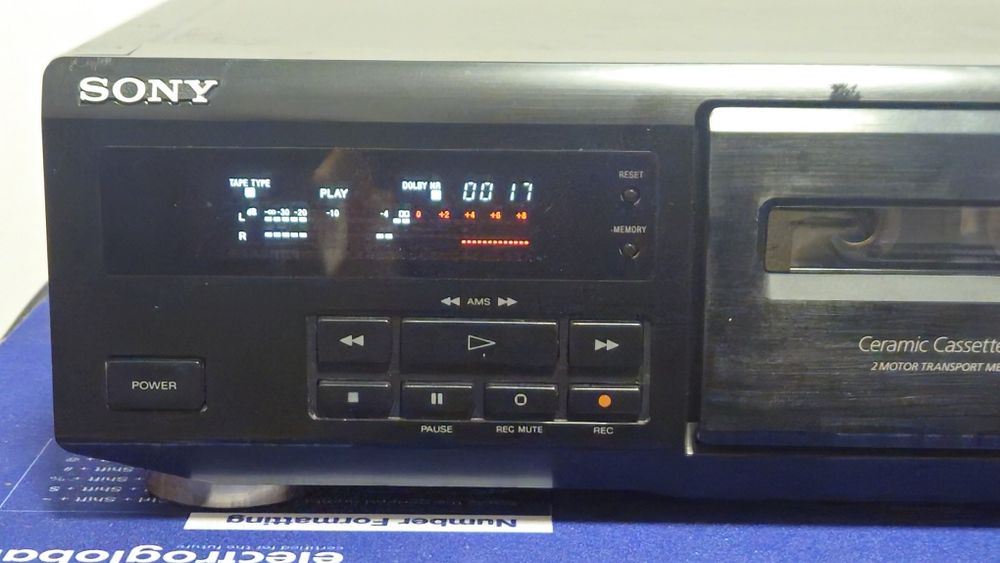 Sony TC-KE400S, stare foarte buna, cu fata de TC-KE300, Dolby S