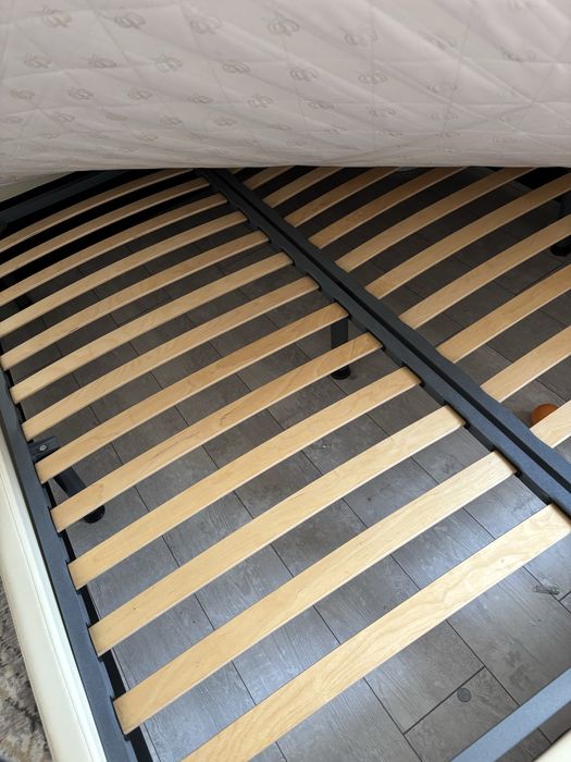 Кровать двуспальная