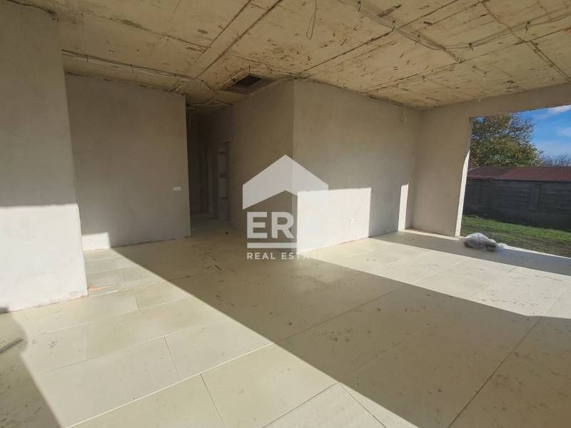 Продава се Къща в с. Калиманци, Област Варна - 100 кв.м за 918 €/кв.м - Снимка #7