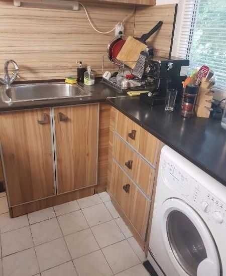 Дава се под наем Тристаен апартамент в София, Хладилника - 106 кв.м за 561 € - Снимка #5