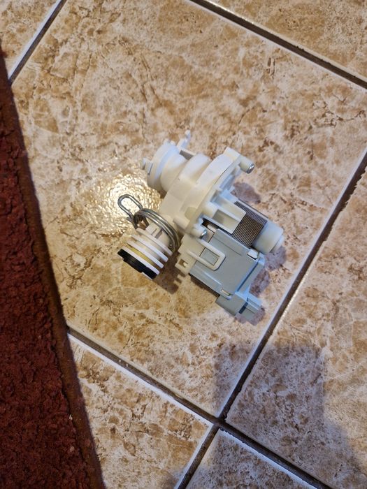 Части за съдомиялна Indesit