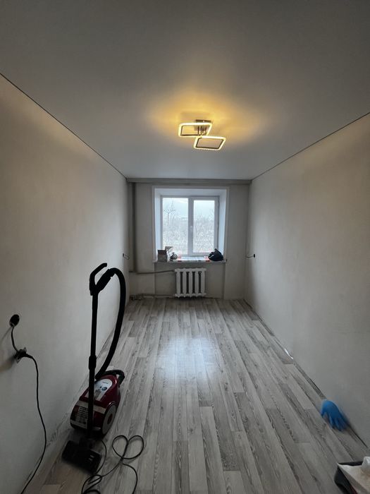 2 ком кв по Абая 14/3 этаж