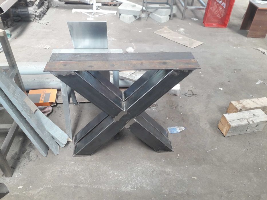 anunt confectii metalice