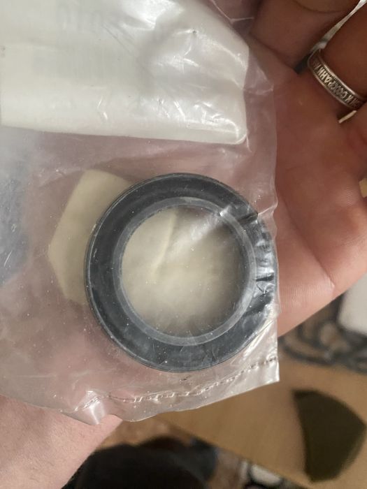 Продам сальник ТОЙОТА